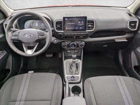 New 2025 Hyundai Venue SEL image 18