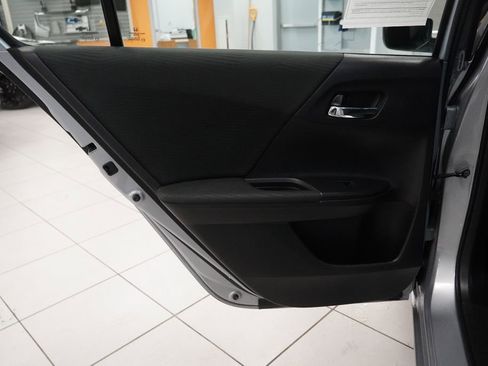 Used 2017 Honda Accord LX image 17