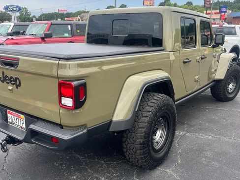 Used 2025 Jeep Gladiator Sport AWD/4WD image 6