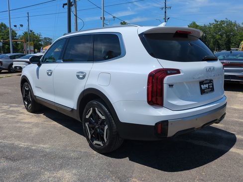 Used 2025 Kia Telluride S FWD image 7