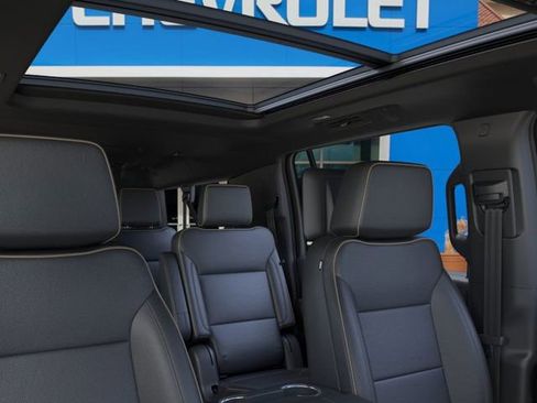 New 2026 Chevrolet Suburban Premier image 24