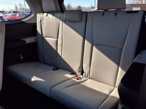 Used 2024 Toyota Grand Highlander XLE image 8