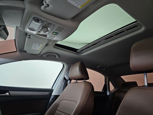 Used 2021 Volkswagen Passat 2.0T SE image 10