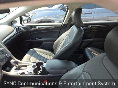 Used 2015 Ford Fusion SE w/ Equipment Group 202A FWD image 11