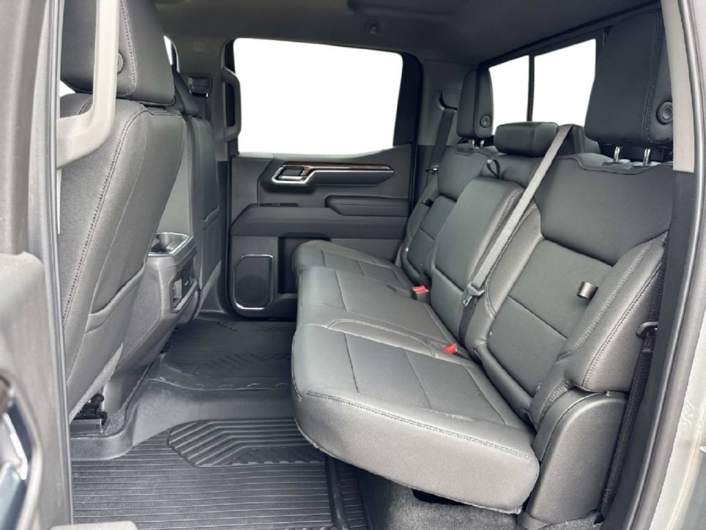 New 2026 Chevrolet Silverado 1500 RST w/ Z71 Off-Road Package AWD/4WD image 18