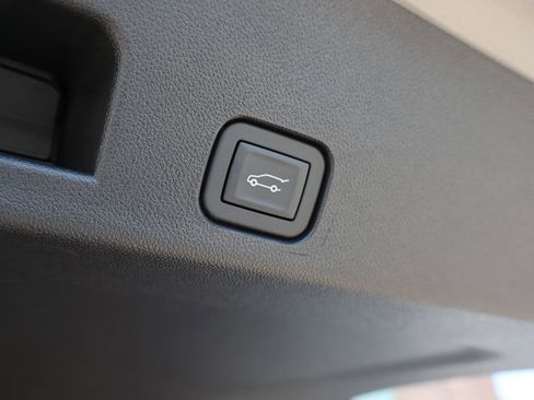 New 2026 Chevrolet Traverse Z71 w/ Enhanced Driving Package AWD/4WD image 42