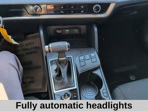 Used 2023 Kia Sportage LX image 6