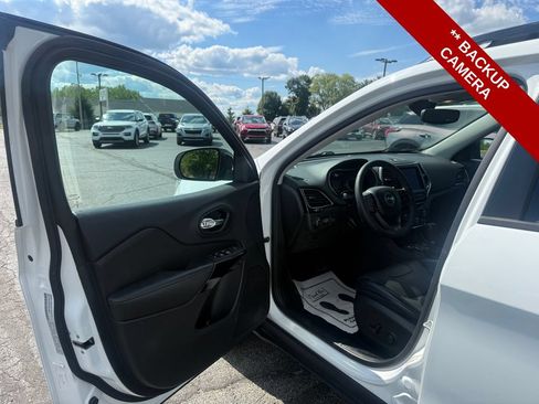 Used 2022 Jeep Cherokee Latitude Lux w/ Sun & Sound Group AWD/4WD image 11