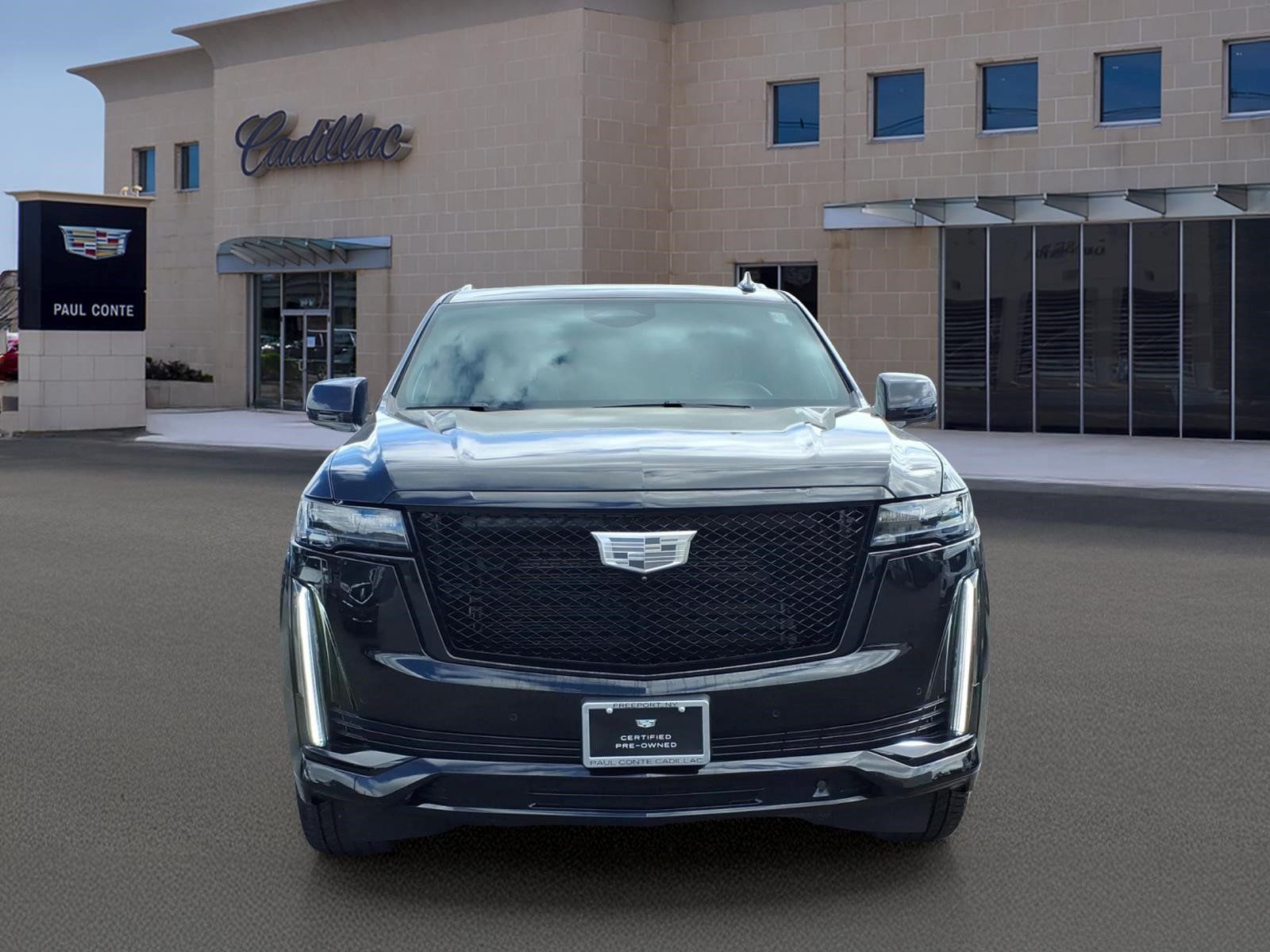 Used 2023 Cadillac Escalade Sport Platinum w/ LPO, ONYX Package AWD/4WD image 2