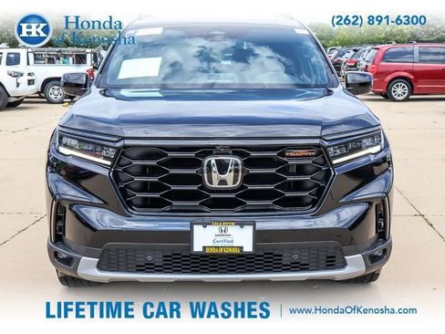 Certified 2025 Honda Pilot TrailSport image 8