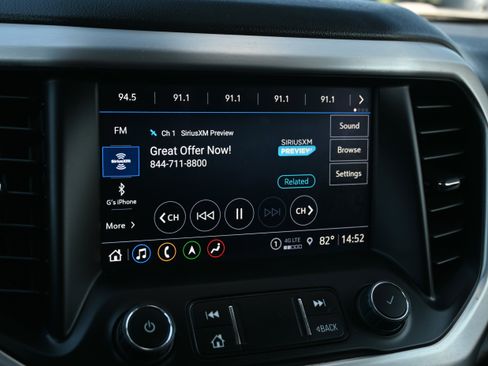 Used 2023 GMC Acadia SLT image 41