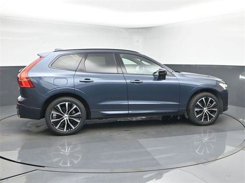 Used 2023 Volvo XC60 B5 Ultimate w/ Protection Package Premier image 8