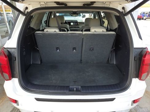 Used 2021 Hyundai Palisade Limited w/ Winter Package image 32