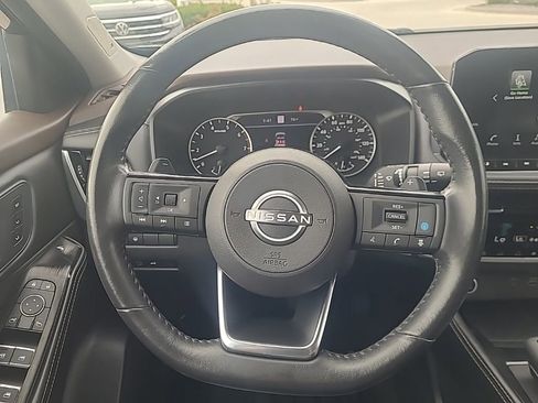 Used 2023 Nissan Rogue SL w/ SL Premium Package image 15