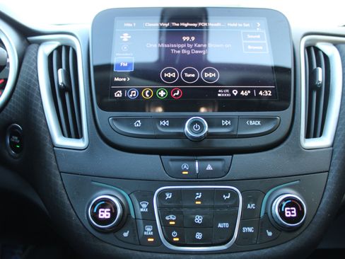 Used 2022 Chevrolet Malibu LT image 25