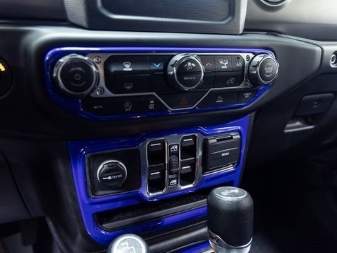 Used 2023 Jeep Wrangler Freedom Edition image 19