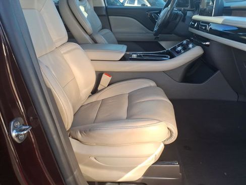 Used 2020 Lincoln Aviator Reserve w/ Equipment Group 202A image 11