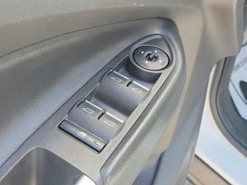 Used 2019 Ford Escape SE FWD image 19