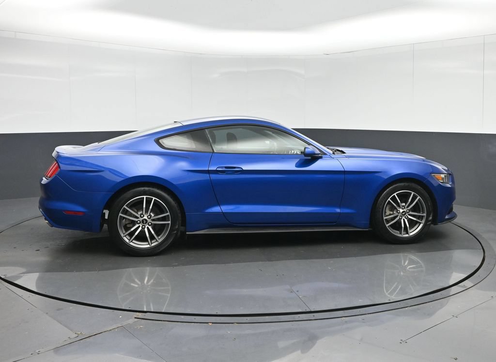 Used 2017 Ford Mustang Coupe RWD image 8