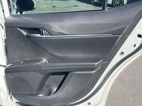 Used 2024 Toyota Camry SE image 21