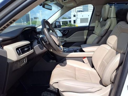 Certified 2023 Lincoln Aviator Reserve w/ Equipment Group 201A RWD image 4