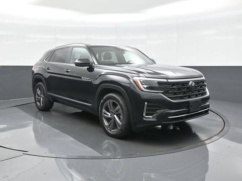 Used 2024 Volkswagen Atlas Cross Sport SEL R-Line AWD/4WD image 1