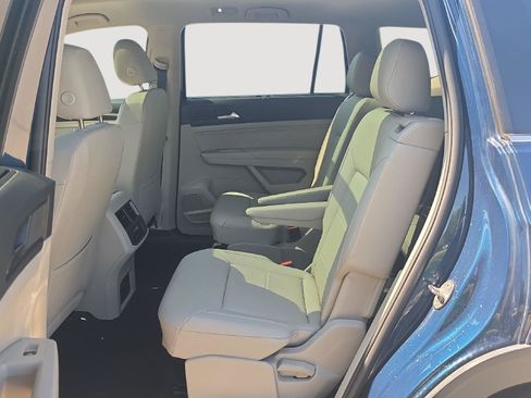 Used 2023 Volkswagen Atlas SE w/ Panoramic Sunroof Package AWD/4WD image 13