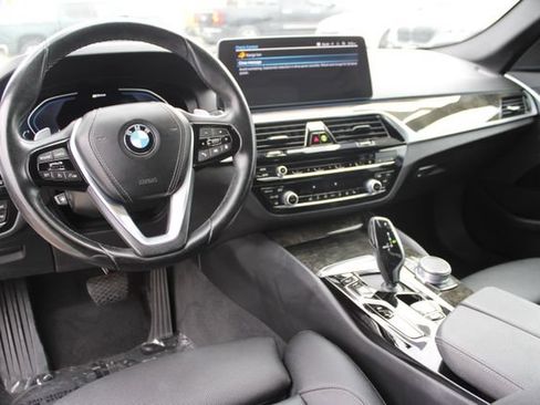 Used 2021 BMW 530e w/ Parking Assistance Package RWD image 13