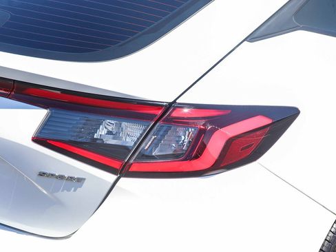Used 2023 Honda Civic Sport image 8