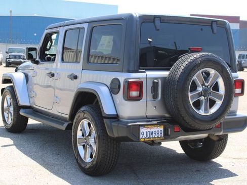 Used 2020 Jeep Wrangler Unlimited Sahara AWD/4WD image 3