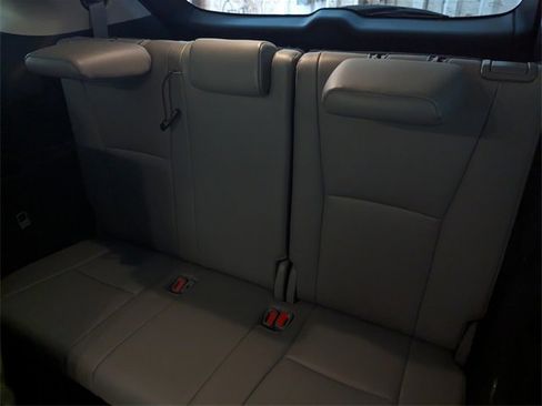 Used 2023 Toyota Highlander L image 8