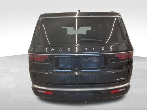 Used 2024 Jeep Wagoneer Series III image 19