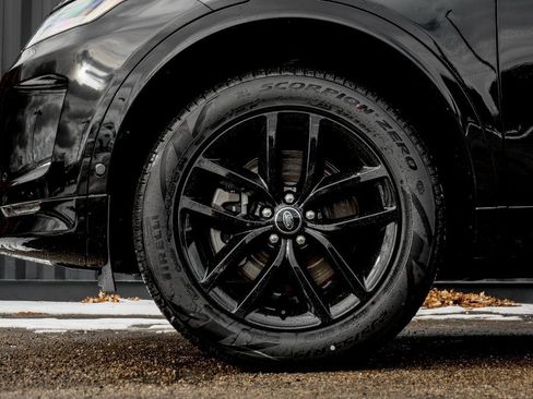 Certified 2025 Land Rover Discovery Sport S image 4