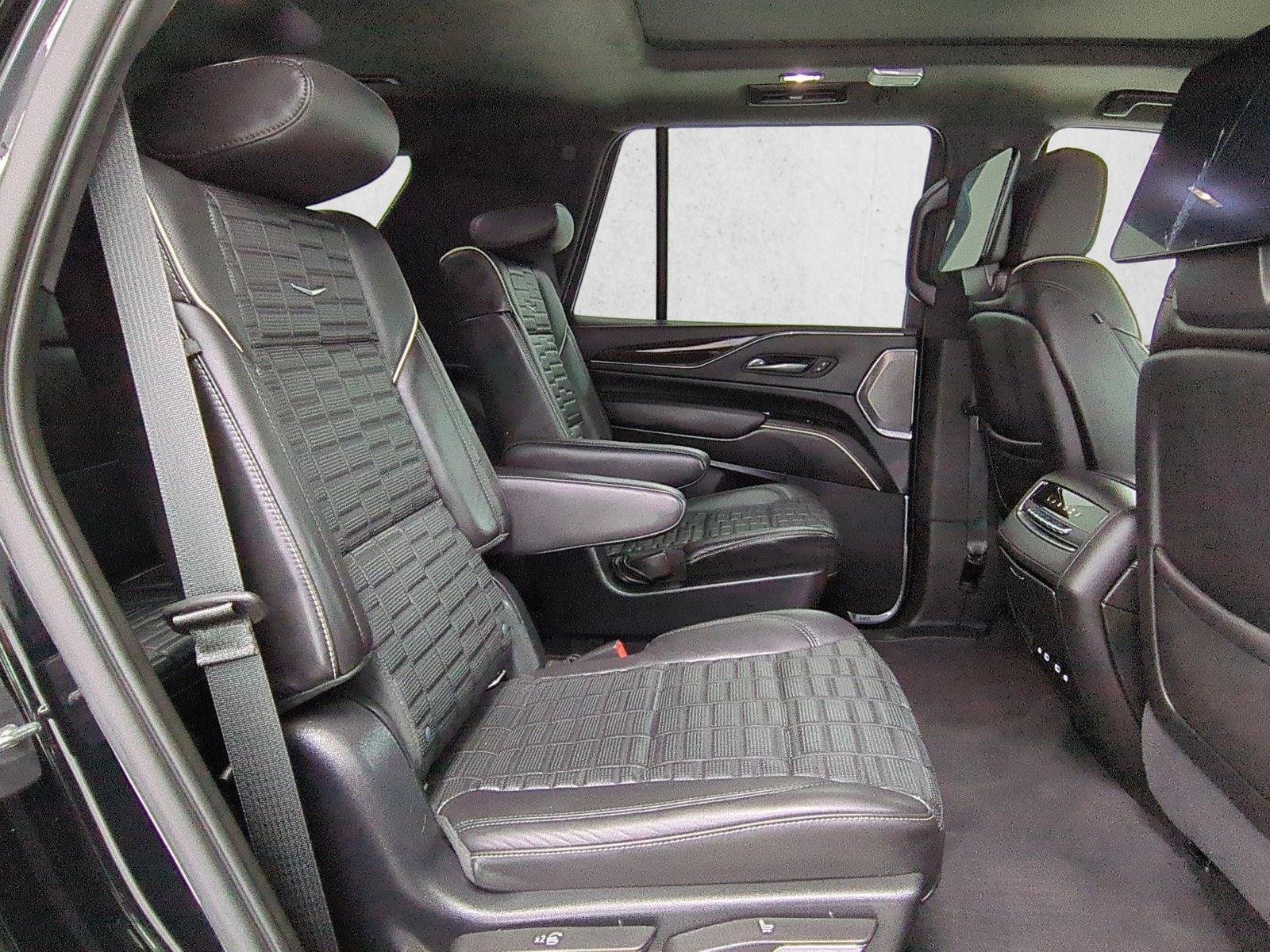 Used 2021 Cadillac Escalade Premium Luxury Platinum AWD/4WD image 24