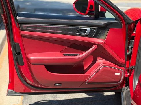 Used 2023 Porsche Panamera 4S w/ Premium Package image 29
