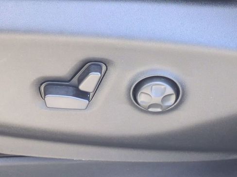 New 2026 Chrysler Pacifica Select image 23