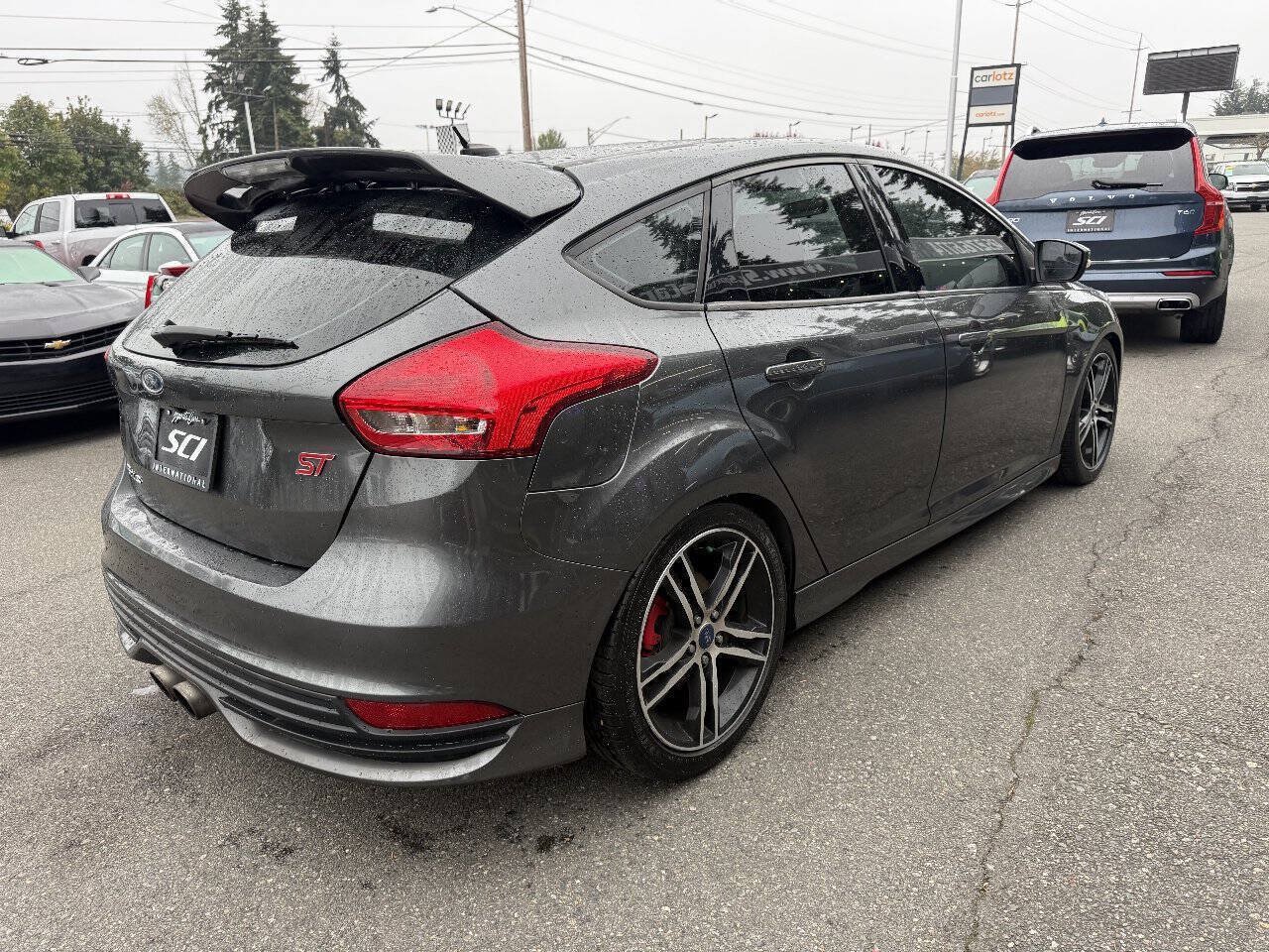 Used 2018 Ford Focus ST FWD image 5