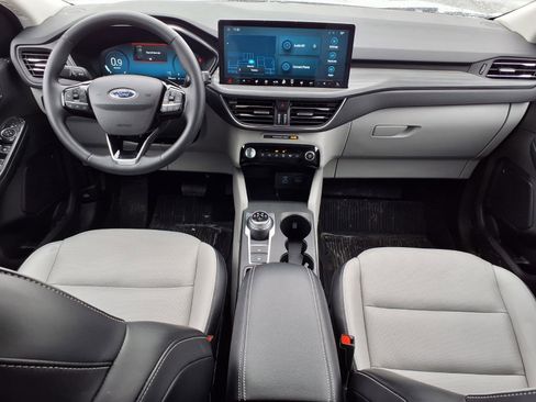 Used 2023 Ford Escape Platinum image 10