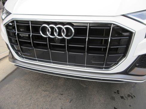 Used 2020 Audi Q8 Premium Plus image 17