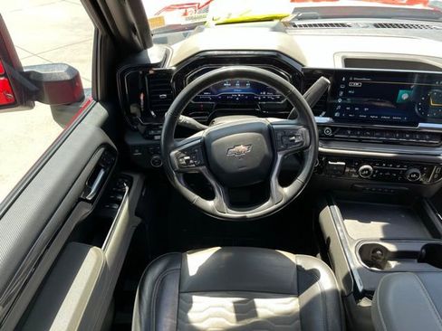 Used 2025 Chevrolet Silverado 2500 ZR2 w/ Technology Package AWD/4WD image 11