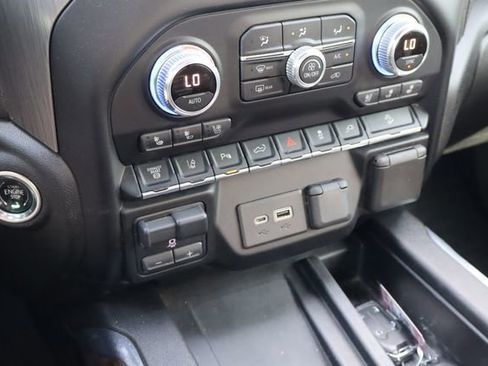 Used 2021 GMC Sierra 2500 Denali w/ Denali Ultimate Package AWD/4WD image 26