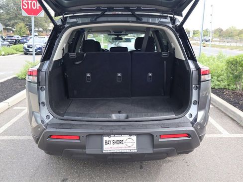 Certified 2025 Nissan Pathfinder SV image 29