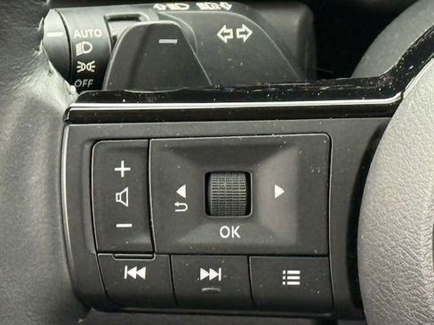 Used 2023 Nissan Pathfinder SL w/ Black Appearance Package image 26