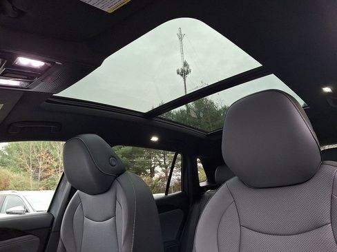 New 2026 Volkswagen Tiguan SE R-Line image 9