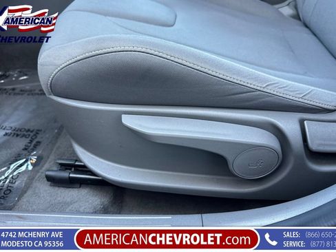 Used 2025 Hyundai Elantra SEL FWD image 14