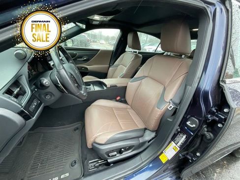 Certified 2025 Lexus ES 300h w/ Luxury Package image 10