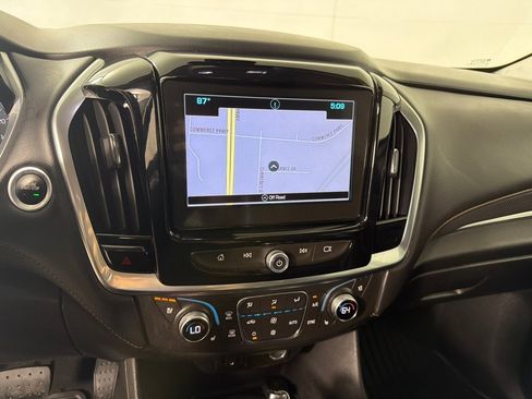 Used 2018 Chevrolet Traverse Premier w/ Driver Confidence II Package FWD image 16