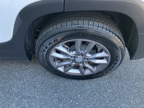 Used 2023 GMC Terrain SLT w/ Tech Package AWD/4WD image 5