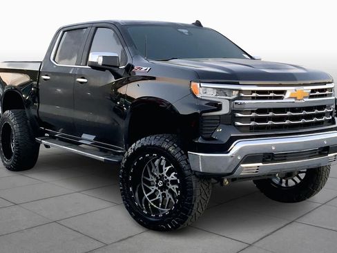 Used 2022 Chevrolet Silverado 1500 LTZ AWD/4WD image 3