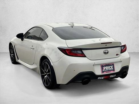 Used 2024 Toyota GR86 image 3